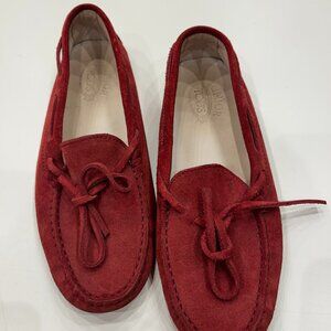 Tod’s Gommino Driving Shoes in Red Suede. Size 35